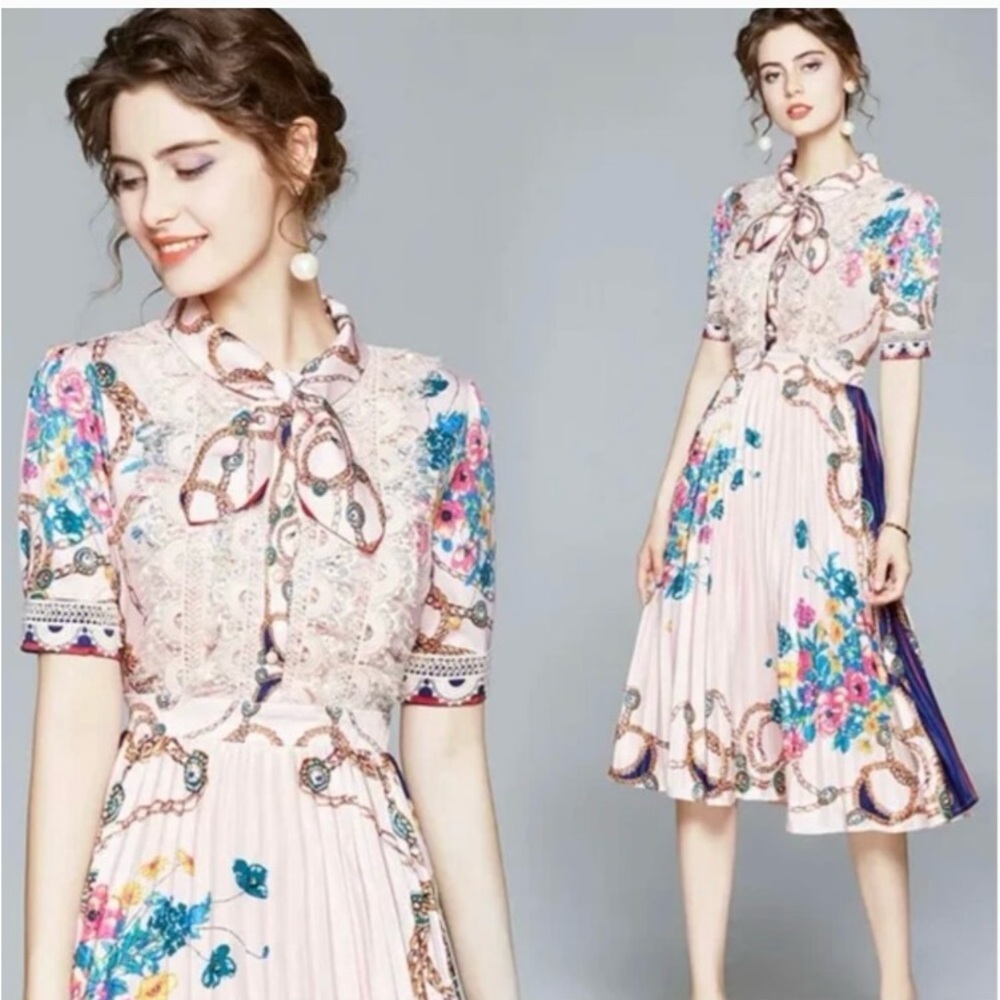 Dalia MacPhee short sleeved tie neck lace trimming floral & chain printed dress